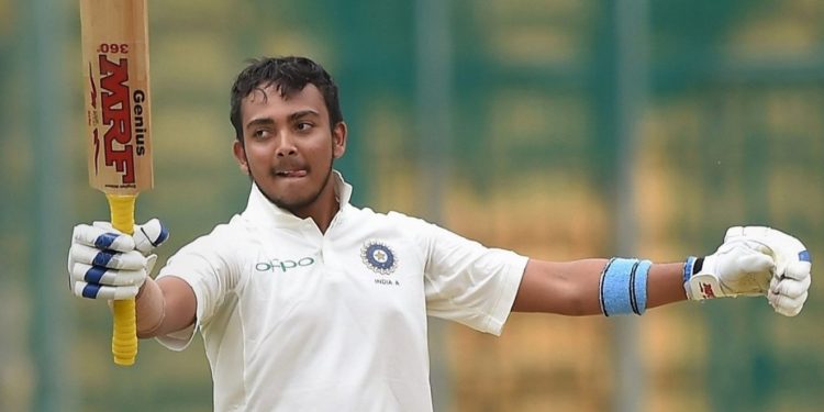 Makarand Waingankar shockingly criticizes Prithvi Shaw, saying, "Hope I get to read his on-field performance more than off the field videos." 1 Makarand Waingankar shockingly criticizes Prithvi Shaw, saying, "Hope I get to read his on-field performance more than off the field videos."