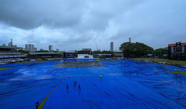 Twitter Reactions: Sri Lanka and Pakistan keep the possibility of a result alive as rain spoils Day 2 of the second Test. 1 Twitter Reactions: Sri Lanka and Pakistan keep the possibility of a result alive as rain spoils Day 2 of the second Test.