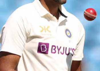 Anil Kumble praises Ravichandran Ashwin Ashwin's tactical crease usage during playing the West Indies in Dominica: "He plays with the batsmen's mind."