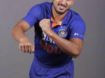 "Won't be fair to those who have excelled in first-class cricket," a user commented. Umran Malik is not prepared for Test cricket, according to Ishant Sharma.