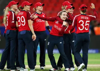 Identical match fees for the men's and women's teams of England