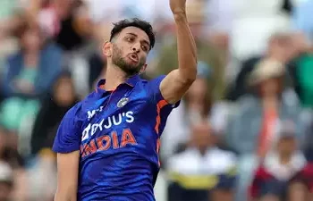 Aakash Chopra praises Prasidh Krishna after his T20I debut: "Felt he was not a T20 bowler." 7 Aakash Chopra praises Prasidh Krishna after his T20I debut: "Felt he was not a T20 bowler."