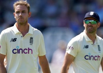 "700-wicket carrot" is what is written in front of him. - Stuart Broad on the future of James Anderson