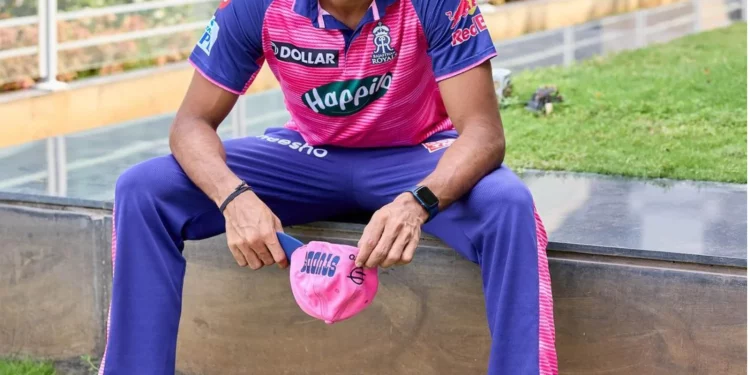 Devdutt Padikkal's thumb injury will keep him out of action for three to four weeks. 1 Devdutt Padikkal's thumb injury will keep him out of action for three to four weeks.