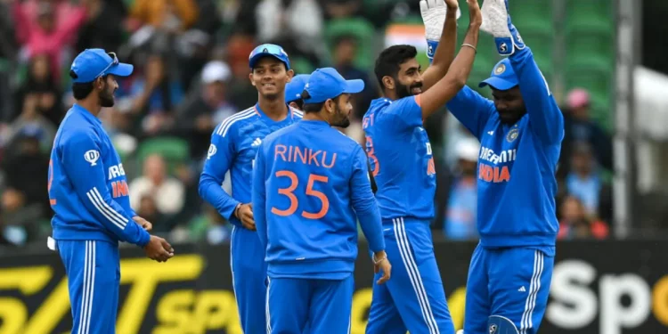 In the first T20I, which was disrupted by rain, India defeated Ireland by two runs using the DLS technique. 1 In the first T20I, which was disrupted by rain, India defeated Ireland by two runs using the DLS technique.