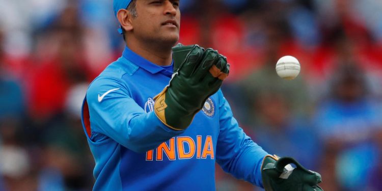 While playing for Bihar, MS Dhoni caught Saba Karim's attention for the first time. 1 While playing for Bihar, MS Dhoni caught Saba Karim's attention for the first time.