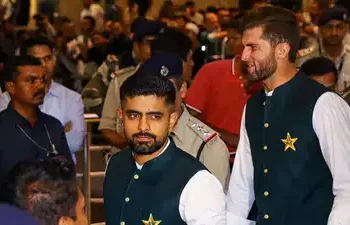 Shaheen Afridi praises the kind greeting Indian supporters have given the Pakistani team since their arrival in Hyderabad, saying, "Great welcome so far." 1 Shaheen Afridi praises the kind greeting Indian supporters have given the Pakistani team since their arrival in Hyderabad, saying, "Great welcome so far."