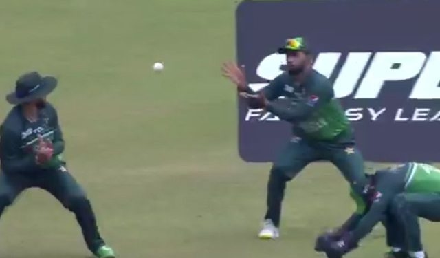Pakistan fielders at the 2023 Asia Cup are ridiculed after losing catches against India in the Super 4 game. 1 Pakistan fielders at the 2023 Asia Cup are ridiculed after losing catches against India in the Super 4 game.