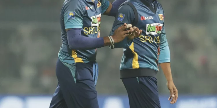 Dhananjaya de Silva and Dasun Shanaka are needed to supply lower-order firepower: Coach Chris Silverwood of Sri Lanka 1 Dhananjaya de Silva and Dasun Shanaka are needed to supply lower-order firepower: Coach Chris Silverwood of Sri Lanka