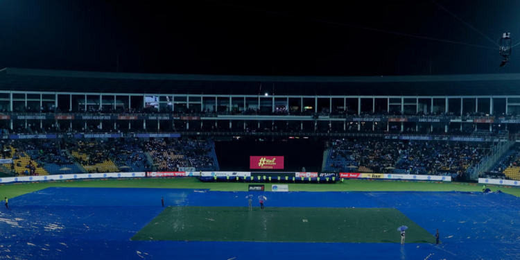 Rain had the final say as India and Pakistan tied 1-1 in their Asia Cup match, and Twitter users reacted accordingly.