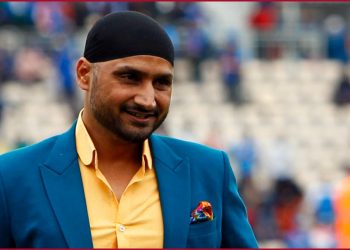 KL Rahul is doing admirably and accumulating runs in an exquisite manner:  Harbhajan Singh 3 KL Rahul is doing admirably and accumulating runs in an exquisite manner:  Harbhajan Singh