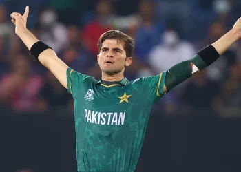 Shaheen Afridi's dismissal of Virat Kohli during the 2023 Asia Cup is criticized by S Sreesanth, who says, "I don't count it as a wicket." 9 Shaheen Afridi's dismissal of Virat Kohli during the 2023 Asia Cup is criticized by S Sreesanth, who says, "I don't count it as a wicket."