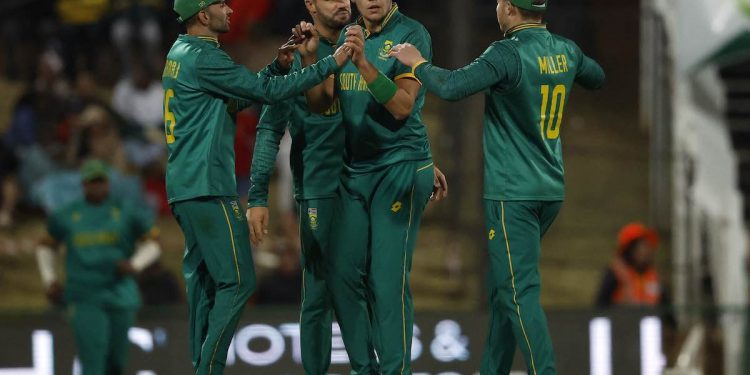 Markram and Coetzee defeat Australia to save the series. 1 Markram and Coetzee defeat Australia to save the series.