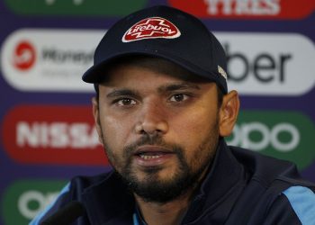 Mashrafe Mortaza offers an explanation for the dispute between Shakib and Tamim: "Shakib could have messaged Tamim or spoken for a minute."