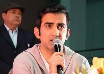 Gautam Gambhir disagrees with Virat Kohli being awarded Player of the Match against Pakistan in the Asia Cup Super Four match, saying, "Can't look beyond Kuldeep."