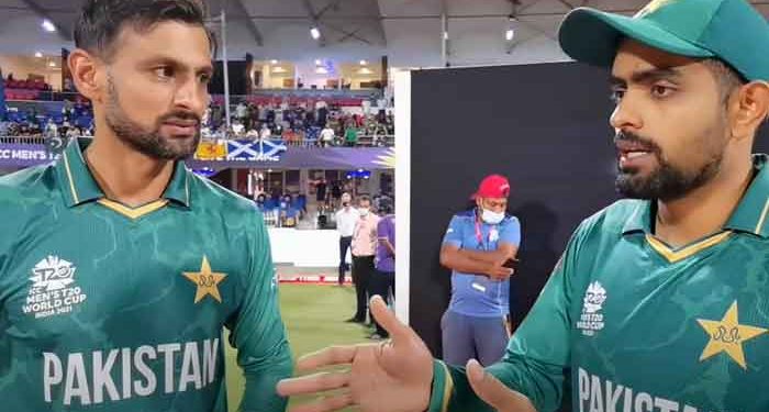 Babar Azam should give up his captaincy because he is a fantastic batter:  Shoaib Malik 1 Babar Azam should give up his captaincy because he is a fantastic batter:  Shoaib Malik-azam_updates