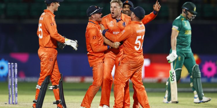 In Dharamsala, Captain Fantastic Scott Edwards discusses Dutch pleasure. 1 In Dharamsala, Captain Fantastic Scott Edwards discusses Dutch pleasure.