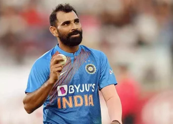 Because I believe that the XI doesn't need two fast bowling all-rounders, I will always favor Mohammad Shami: Mr. Manoj Tiwary