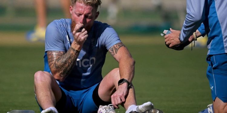 CWC 2023: Ben Stokes is pictured going viral while taking an inhaler while training in Bengaluru. 1 CWC 2023: Ben Stokes is pictured going viral while taking an inhaler while training in Bengaluru.