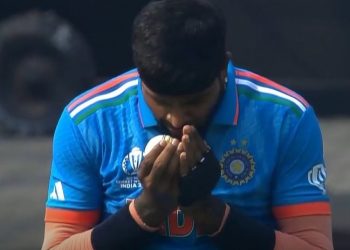 After ejecting Imam-ul-Haq, Hardik Pandya kisses the ball and does a cheeky "bye bye" celebration.
