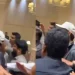 ODI World Cup 2023: Ritika Sajdeh receives a loving embrace from Virat Kohli following India's victory over Pakistan; video becomes viral 6 ODI World Cup 2023: Ritika Sajdeh receives a loving embrace from Virat Kohli following India's victory over Pakistan; video becomes viral