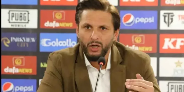 Journalist who allegedly leaked Babar Azam's private conversation with PCB COO gets criticized by Shahid Afridi. 1 Journalist who allegedly leaked Babar Azam's private conversation with PCB COO gets criticized by Shahid Afridi.