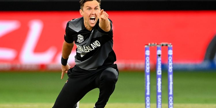 In Thiruvananthapuram, during the ODI World Cup 2023, Trent Boult imitated Kerala legend Sanju Samson to rousing applause from the crowd. 1 In Thiruvananthapuram, during the ODI World Cup 2023, Trent Boult imitated Kerala legend Sanju Samson to rousing applause from the crowd.