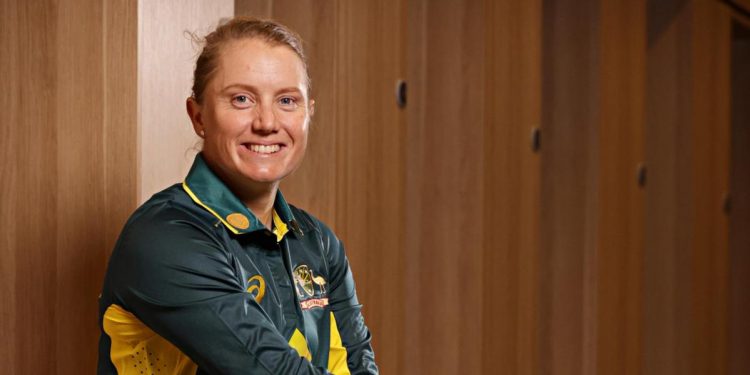 Alyssa Healy describes the horrific 'dog bite' incident that occurred after her surgery: "My right index finger took a bit of a battering." 1 Alyssa Healy describes the horrific 'dog bite' incident that occurred after her surgery: "My right index finger took a bit of a battering."
