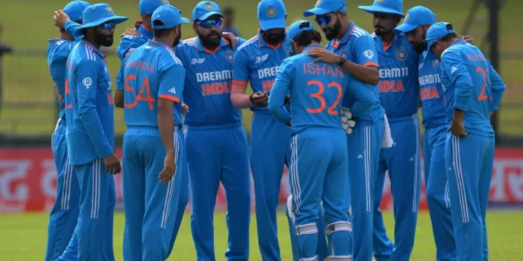 "Boys, let's paint the world blue!" - Shikhar Dhawan sends Team India a heartfelt greeting of good luck for the ODI World Cup in 2023. 1 Shikhar Dhawan