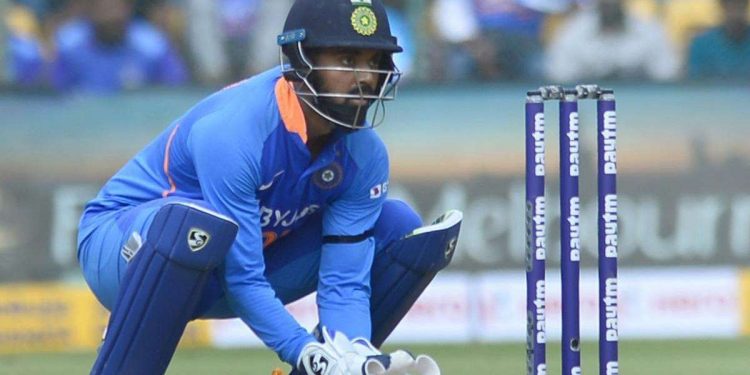 KL Rahul changes tactics to fix the wicketkeeping issue 1 KL Rahul changes tactics to fix the wicketkeeping issue