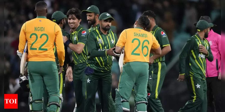 Live Updates: Match 26 of the 2023 ODI World Cup between South Africa and Pakistan, including news, memes, injuries, and other updates. 1 Live Updates: Match 26 of the 2023 ODI World Cup between South Africa and Pakistan, including news, memes, injuries, and other updates.