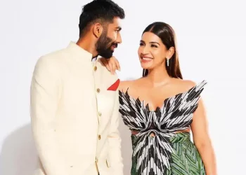 "My favorite boys," remarks Sanjana Ganesan in response to Jasprit Bumrah's sweet photo of their infant son. 3 Jasprit Bumrah