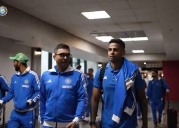 Prior to the T20I series, Suryakumar Yadav and company arrive in Durban for the SA vs. IND match. 6 Prior to the T20I series, Suryakumar Yadav and company arrive in Durban for the SA vs. IND match.