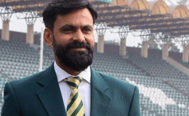 The'slow' Manuka Oval surface is criticized by Muhammad Hafeez. 1 Muhammad Hafeez