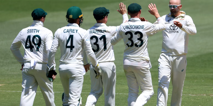 Australia defeats Pakistan in the last session to wrap off Day 2 with a powerful win in Melbourne. 1 Australia defeats Pakistan in the last session to wrap off Day 2 with a powerful win in Melbourne.