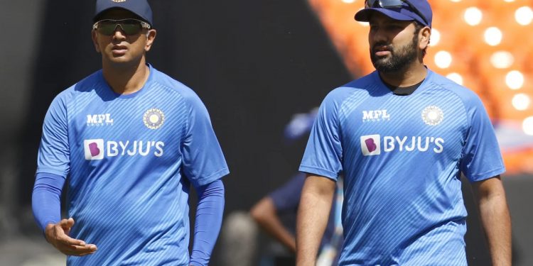 Reports: In the BCCI review meeting, Rahul Dravid and Rohit Sharma blame the Ahmedabad surface for the WC final defeat. 1 Rahul Dravid