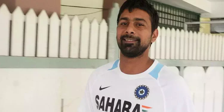 The stunning revelation made by Praveen Kumar that Pakistani bowlers "used to tamper the ball for reverse swing" has gone viral. 1 The stunning revelation made by Praveen Kumar that Pakistani bowlers "used to tamper the ball for reverse swing" has gone viral.