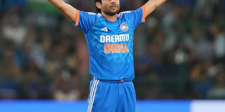 Speaking candidly on Rohit's valiant Super Over Bishnoi call, Rahul Dravid 1 Speaking candidly on Rohit's valiant Super Over Bishnoi call