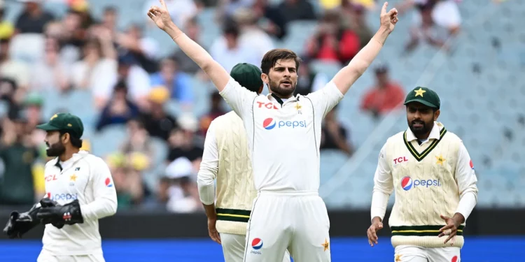 "Truly shocking, it made me laugh." - Waqar Younis and Wasim Akram doubt Shaheen Afridi's dedication to the Test match 1 Waqar Younis and Wasim Akram doubt Shaheen Afridi's dedication to the Test match