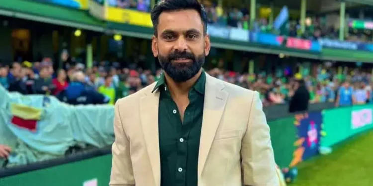The trip to Sydney for the third Test is missed by Pakistan team director Mohammad Hafeez.