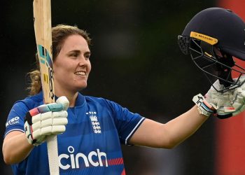 The ICC Women's Cricketer of the Year is Nat Sciver-Brunt, for the second year in a row.