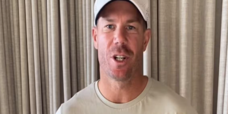 The PM of Australia pleads in vain as David Warner starts the last Test in Sydney without his baggy green shirt. 1 The PM of Australia pleads in vain as David Warner starts the last Test in Sydney without his baggy green shirt.