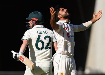 Aamer Jamal makes a comical attempt to bowl without a ball on Day 2 of Australia against Pakistan.