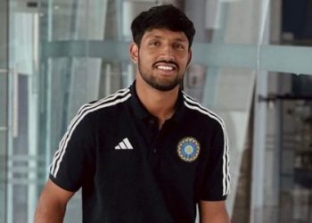 Dhruv Jurel remembers his early troubles after being called up for an India Test match. "Mum sold her gold chain and got me cricket kit." 7 Dhruv Jurel remembers his early troubles after being called up for an India Test match. "Mum sold her gold chain and got me cricket kit."