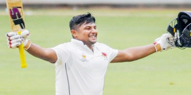 Sarfaraz Khan hits the door for the national team against the England Lions with 96. 1 Sarfaraz Khan hits the door for the national team against the England Lions with 96.