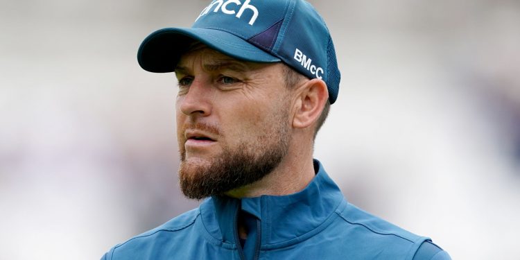 Brendon McCullum defends the choice of spin rookies for the India Test team. 1 Brendon McCullum defends the choice of spin rookies for the India Test team.