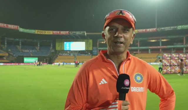 "You don't have much time to learn how to play Test cricket," Dravid warns struggling hitters subtly.