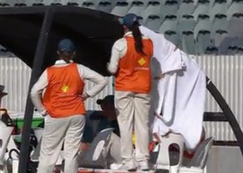 AUS-W vs. SA-W: Megan Schutt assumes a new position to shield incoming batters from the midday sun