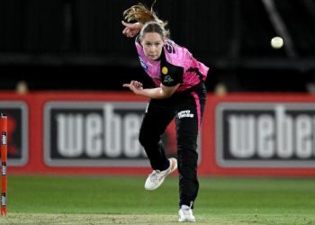 The fight against recurrent skin cancer disrupted Lauren Cheatle cricketing career.