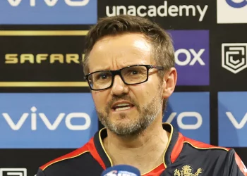 Mike Hesson criticizes RCB's plan for the IPL 2024 auction, saying that "the Cameron Green purchase made a huge difference to their auction strategy." 5 Mike Hesson criticizes RCB's plan for the IPL 2024 auction,